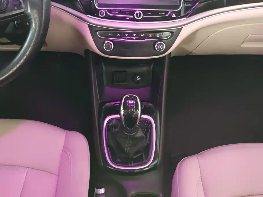 Buick Verano — миниатюра 16