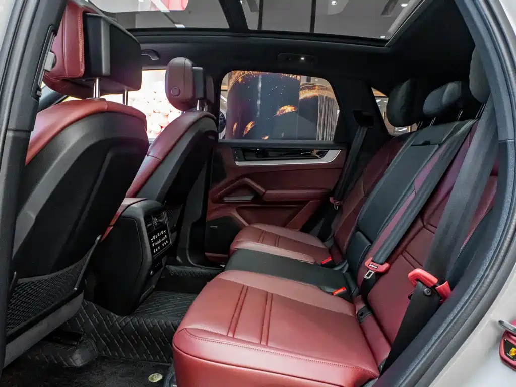Porsche Cayenne — миниатюра 27