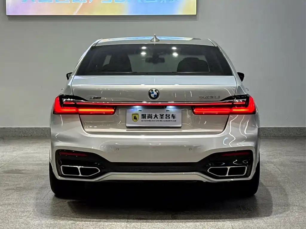 BMW 7 Series — миниатюра 8