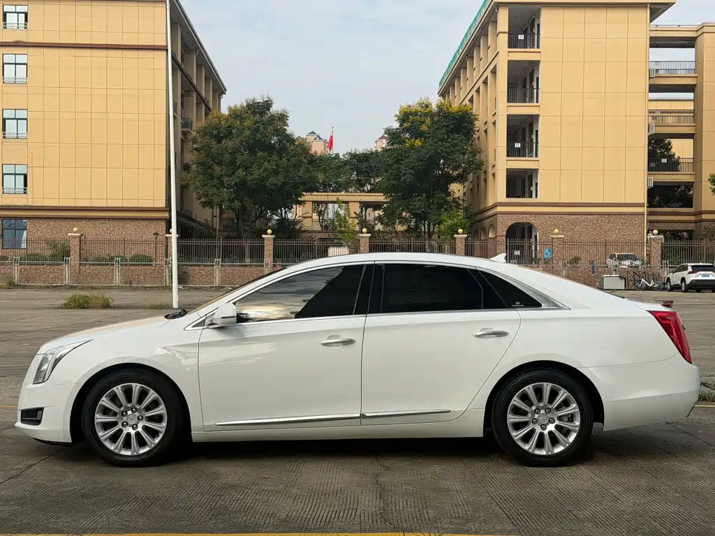 Cadillac XTS — миниатюра 7