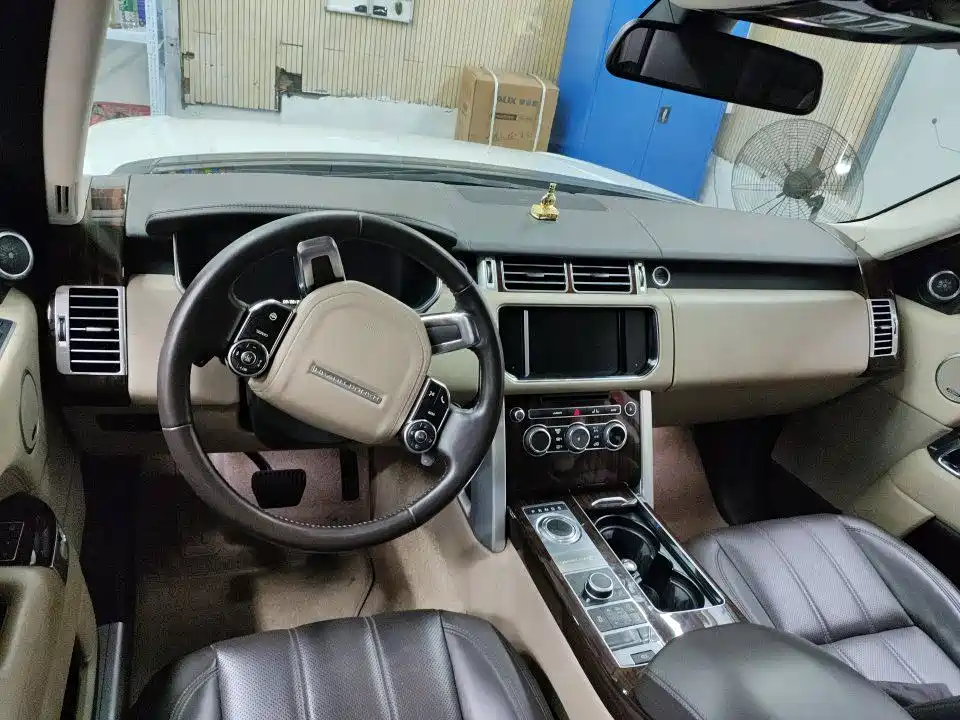 Land Rover Range Rover — миниатюра 5