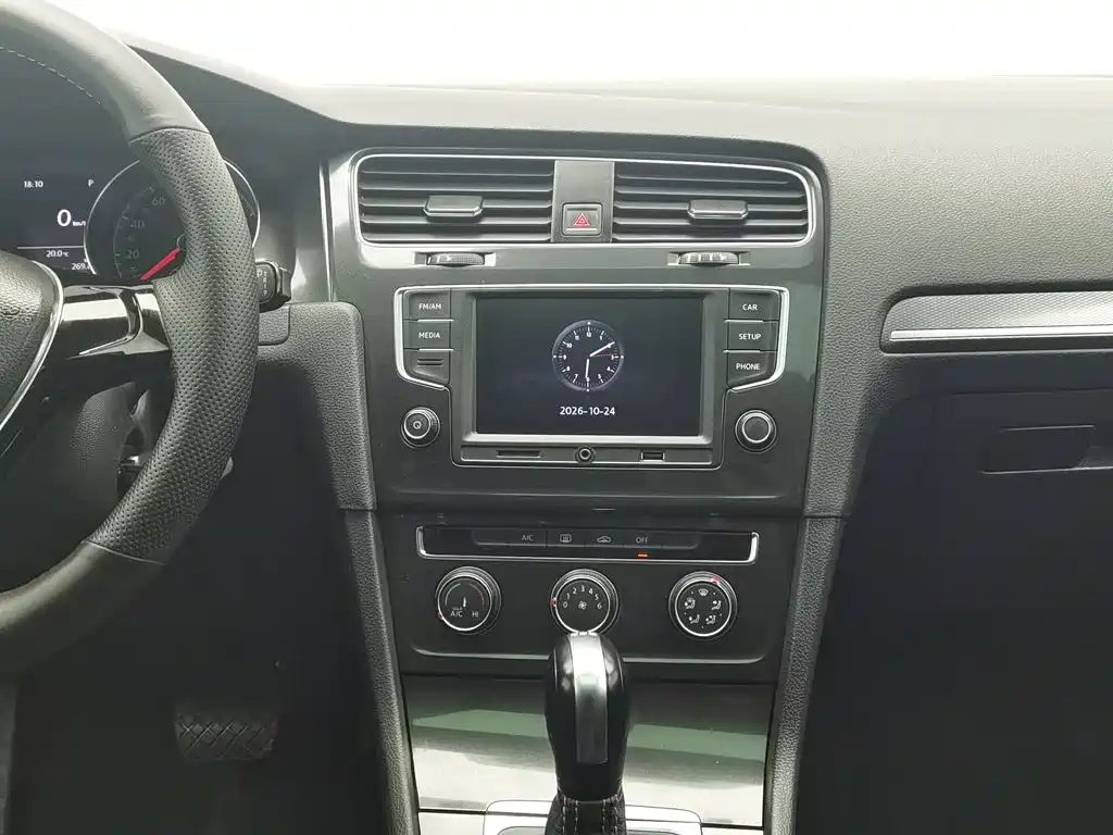 Volkswagen Golf — миниатюра 12