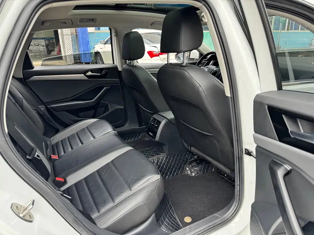 Volkswagen Sagitar — миниатюра 9