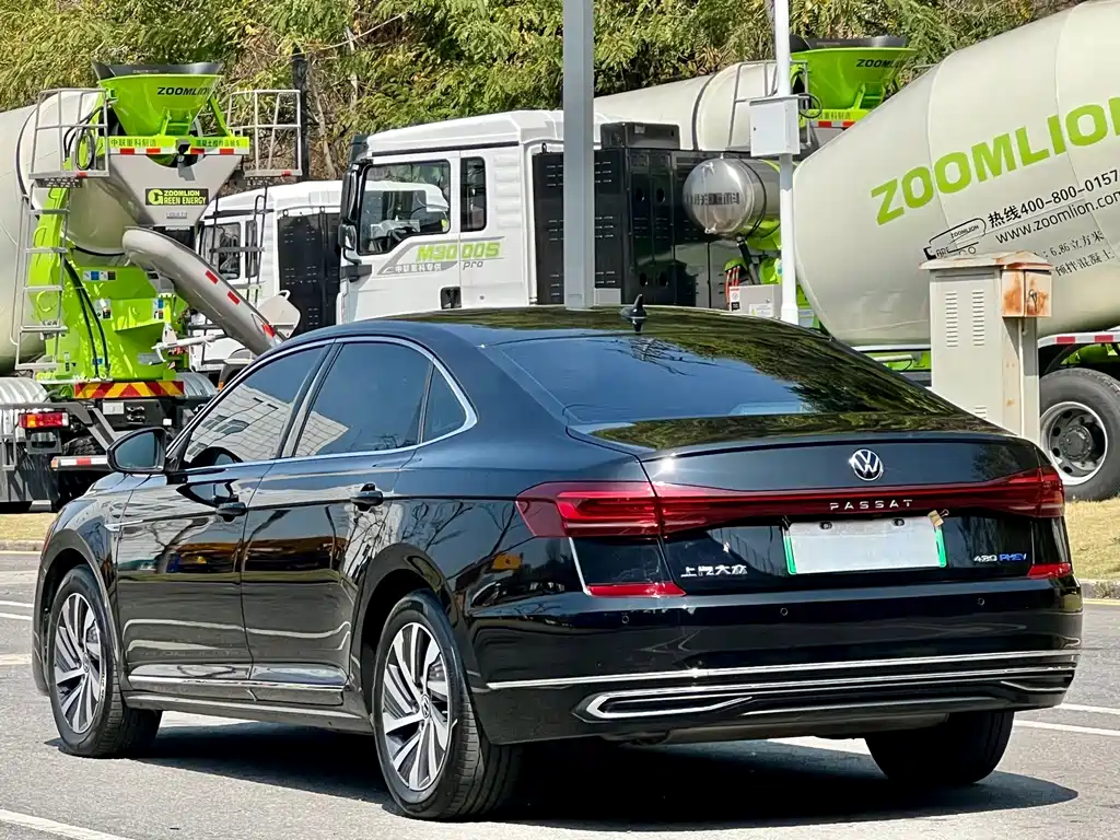 Volkswagen Passat PHEV — миниатюра 6