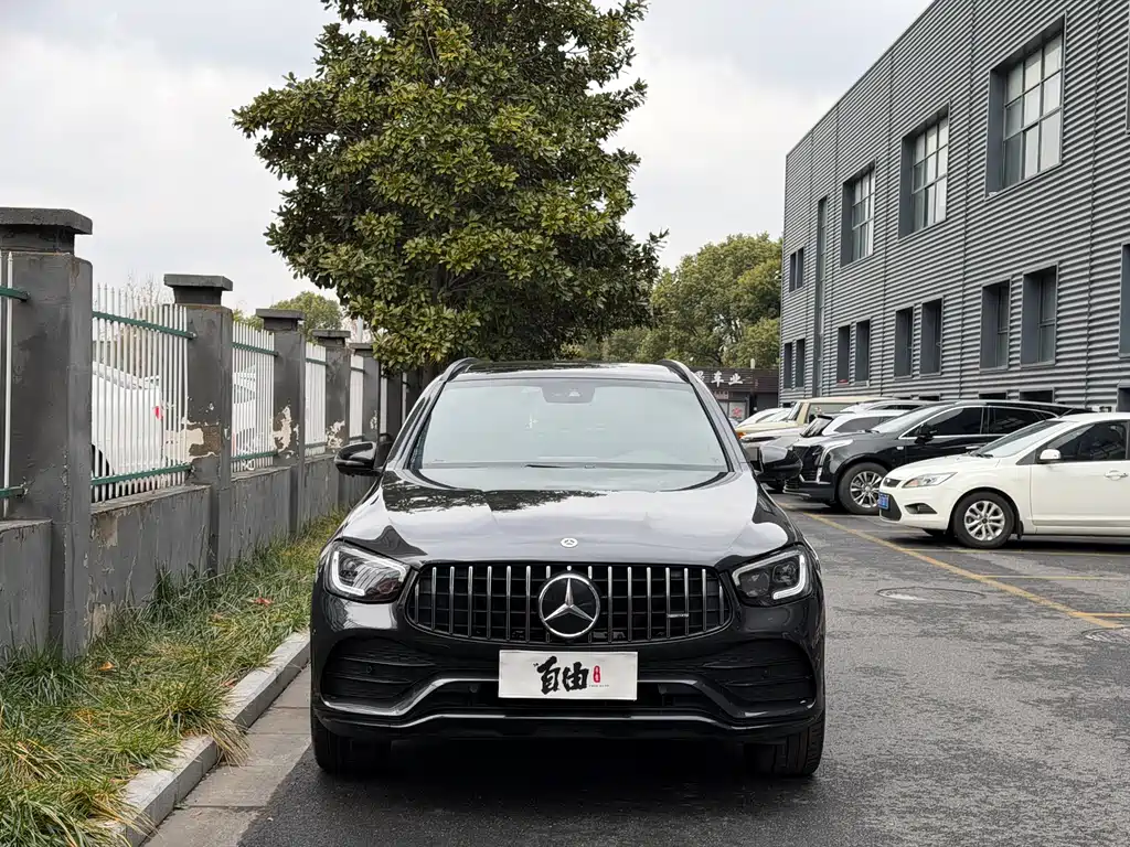 MERCEDES-BENZ GLC AMG