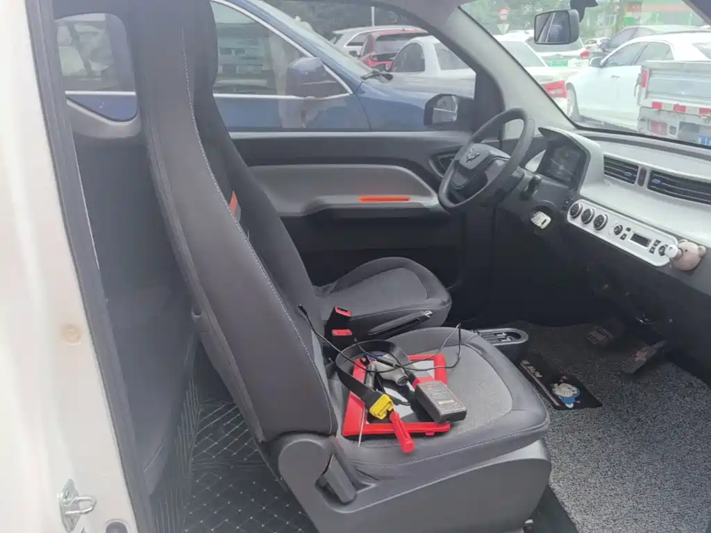 Wuling MINIEV — миниатюра 25