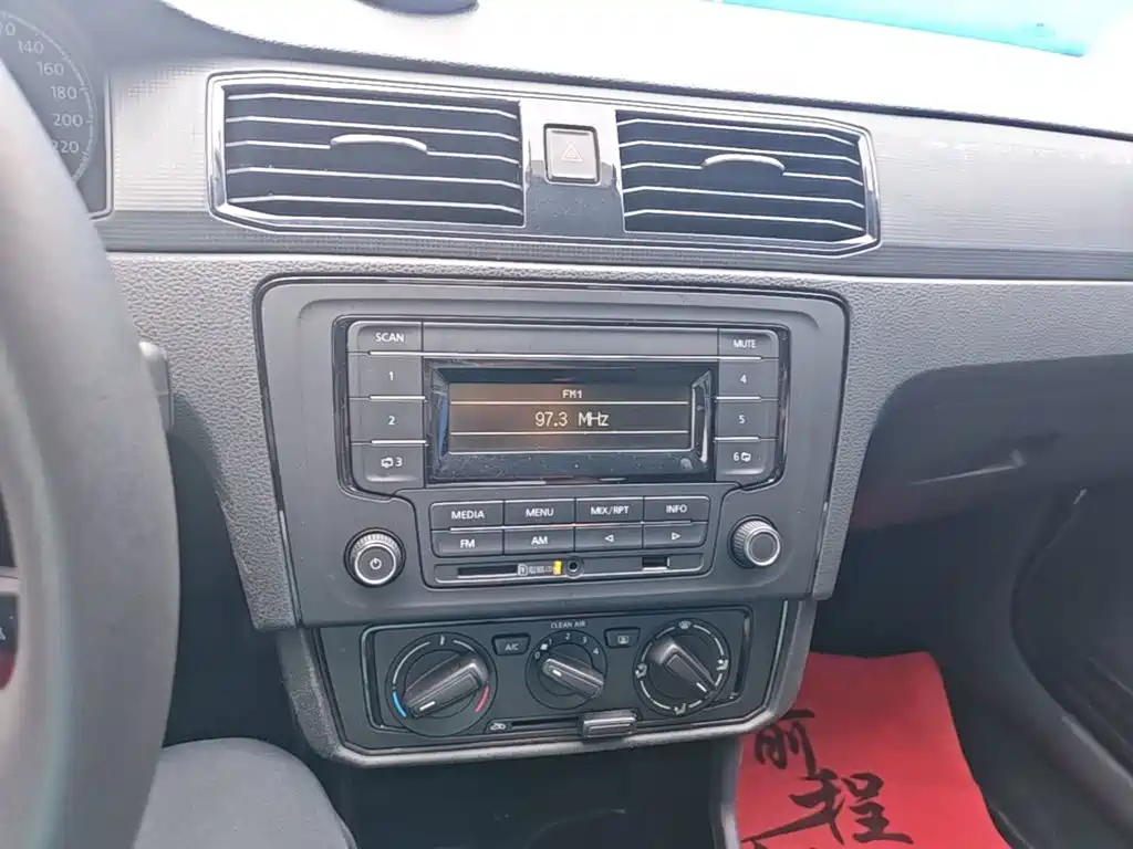 Volkswagen Santana — миниатюра 13