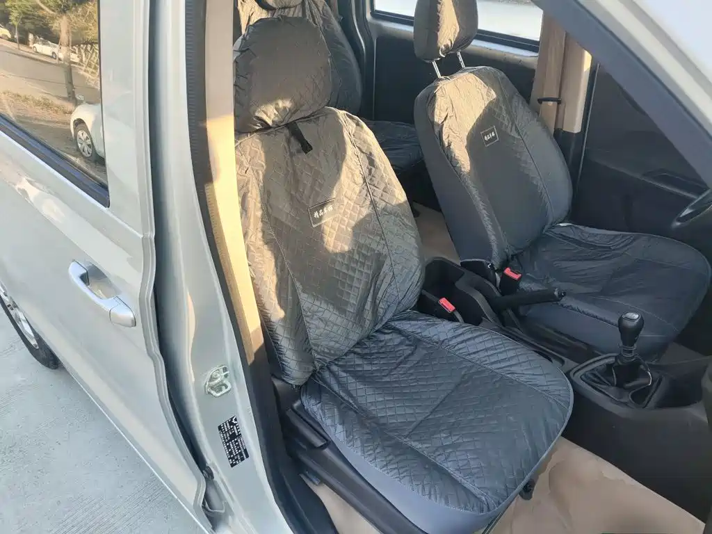 Wuling Hongguang V — миниатюра 25