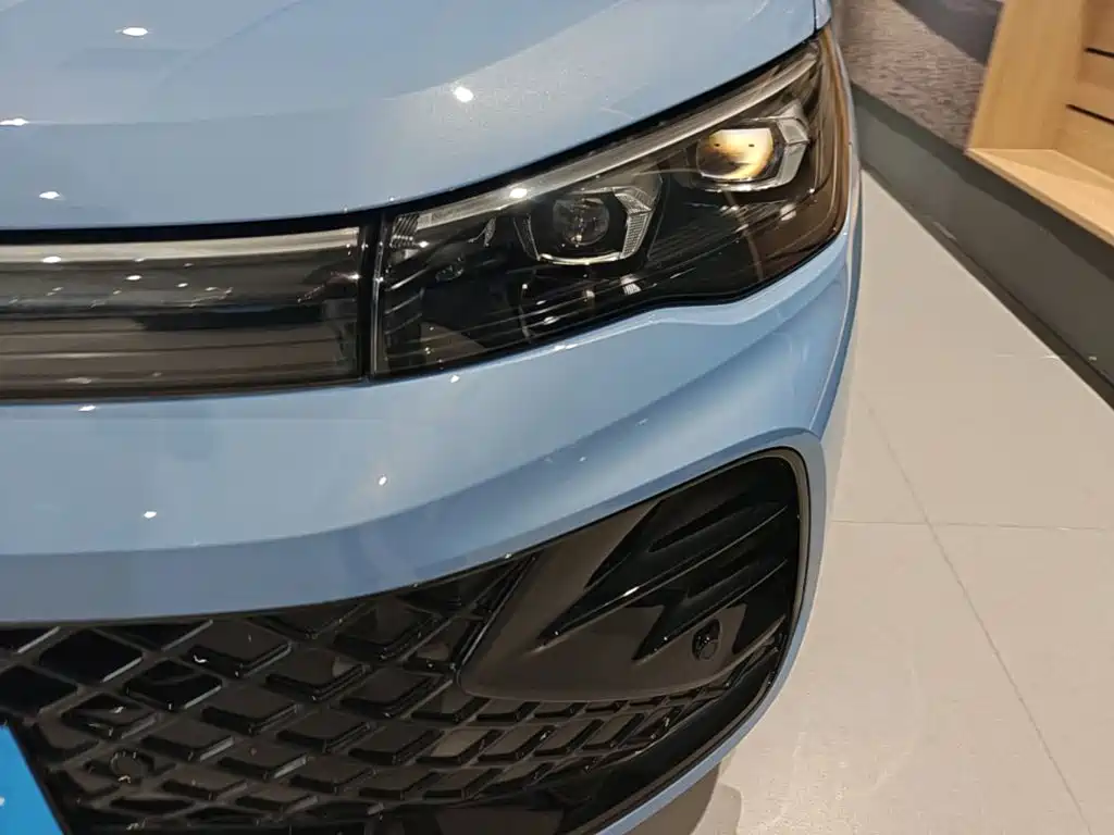 Volkswagen Tiguan L — миниатюра 24