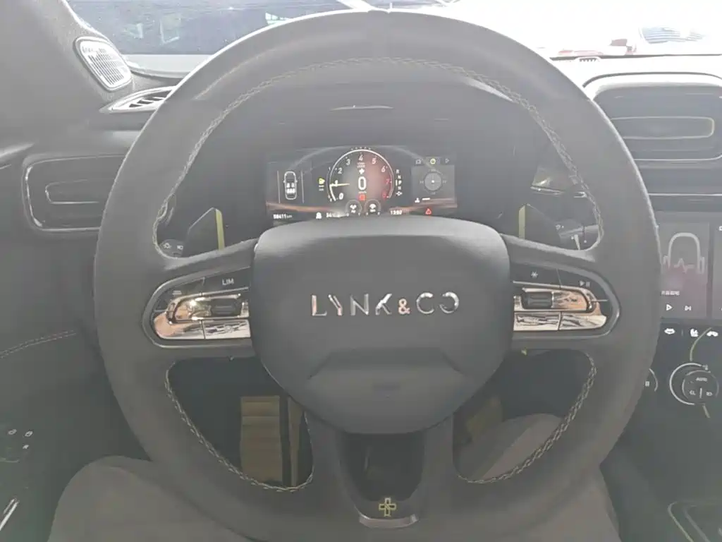 Lynk & Co 03 — миниатюра 11