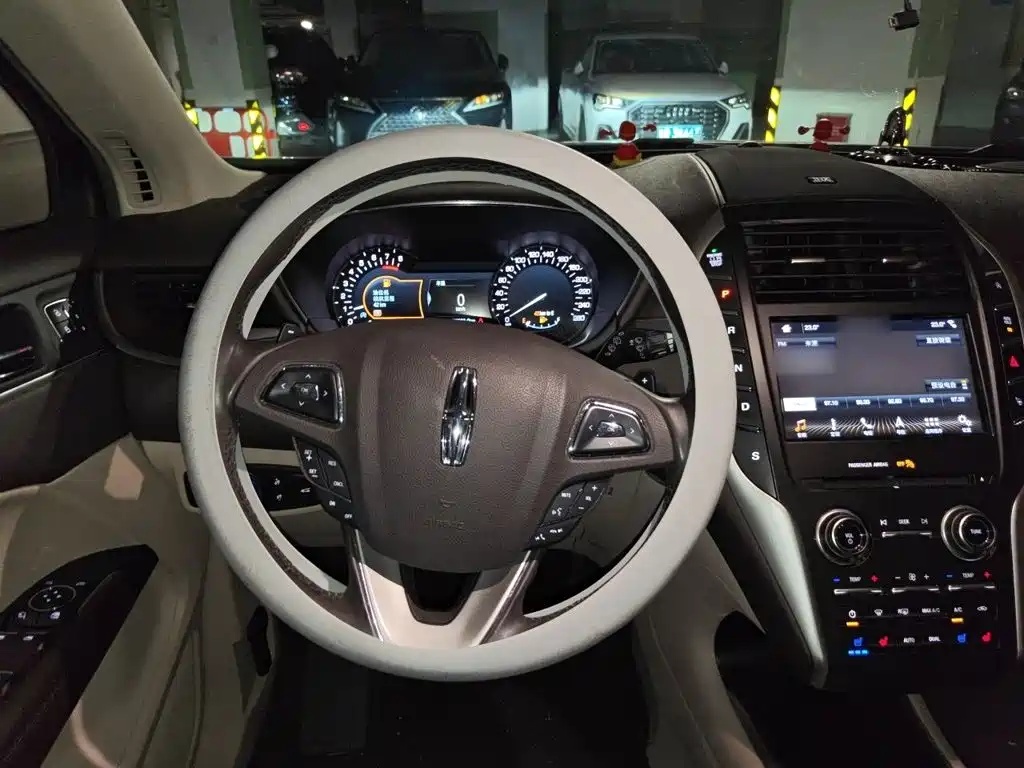 Lincoln MKC — миниатюра 6