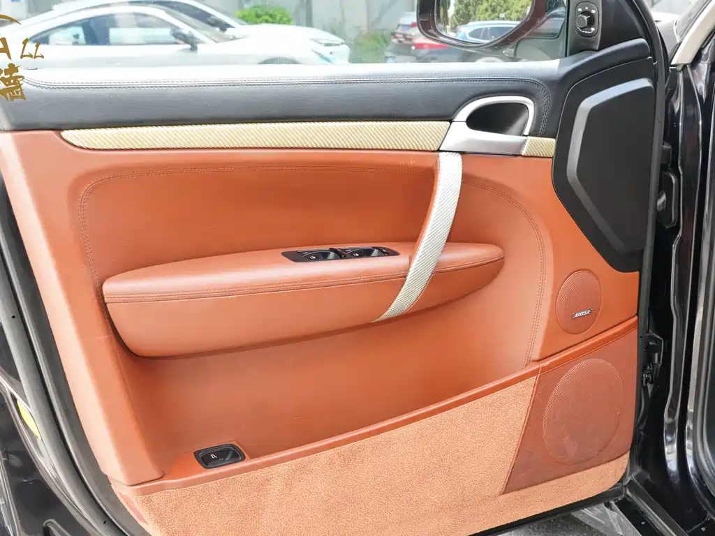 Porsche Cayenne — миниатюра 17
