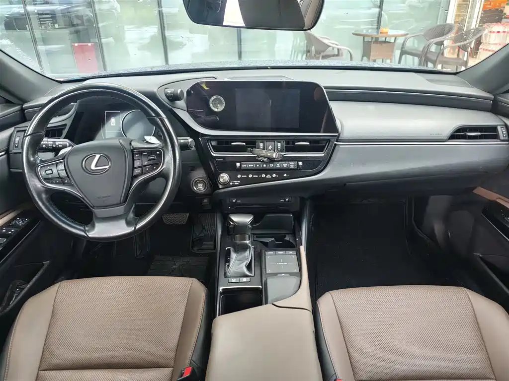 Lexus ES — миниатюра 7