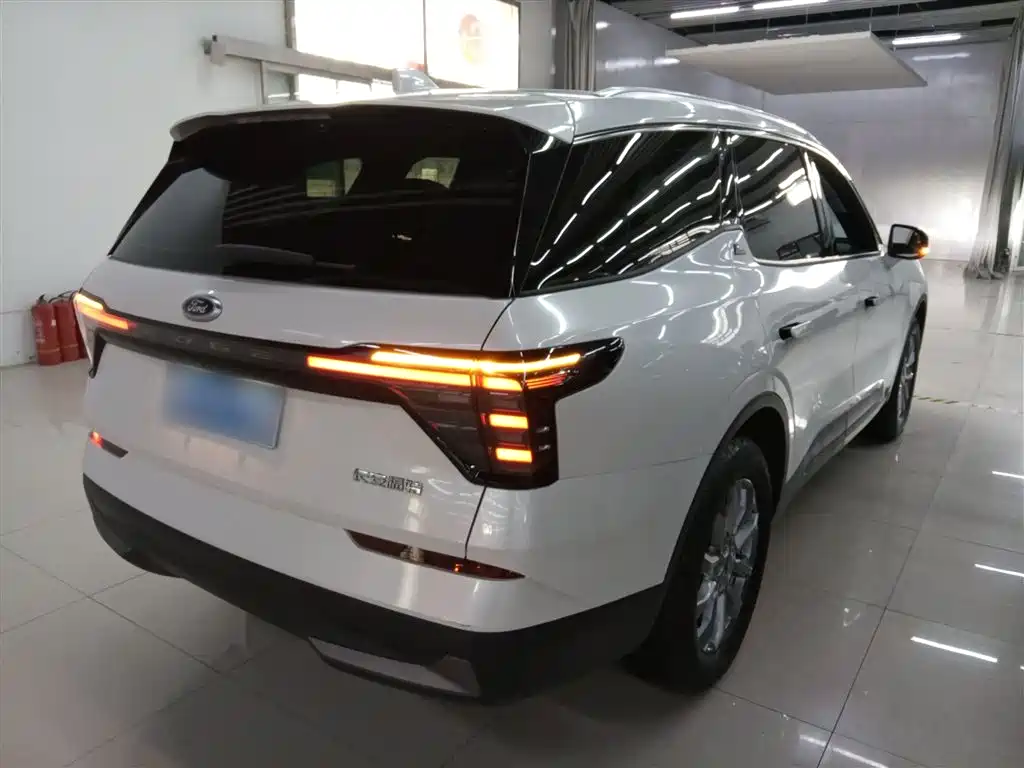 Ford Edge 2023 L 2.0T EcoBoost мест Fashion
