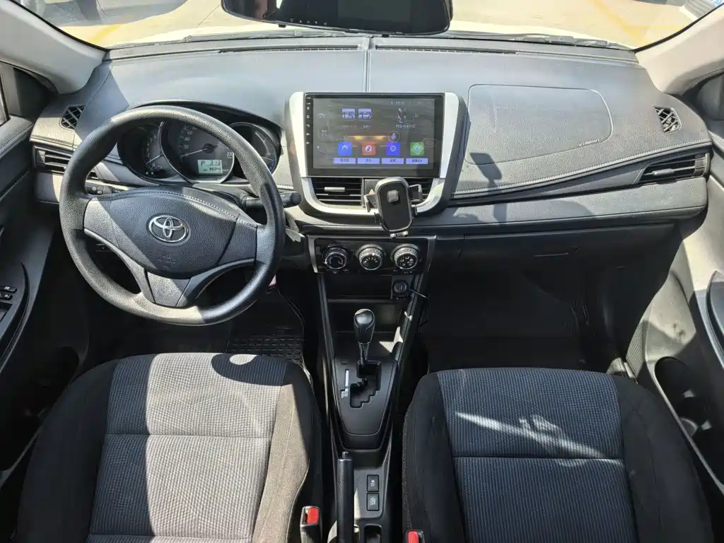 Toyota Yaris L — миниатюра 8