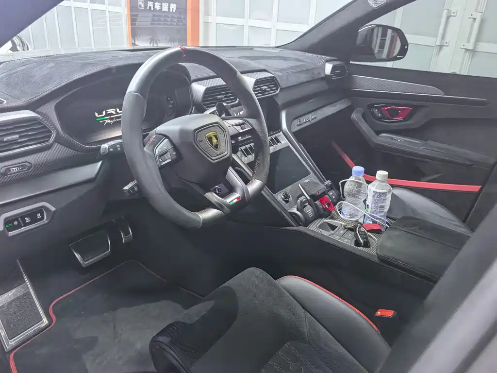 Lamborghini Urus — миниатюра 2