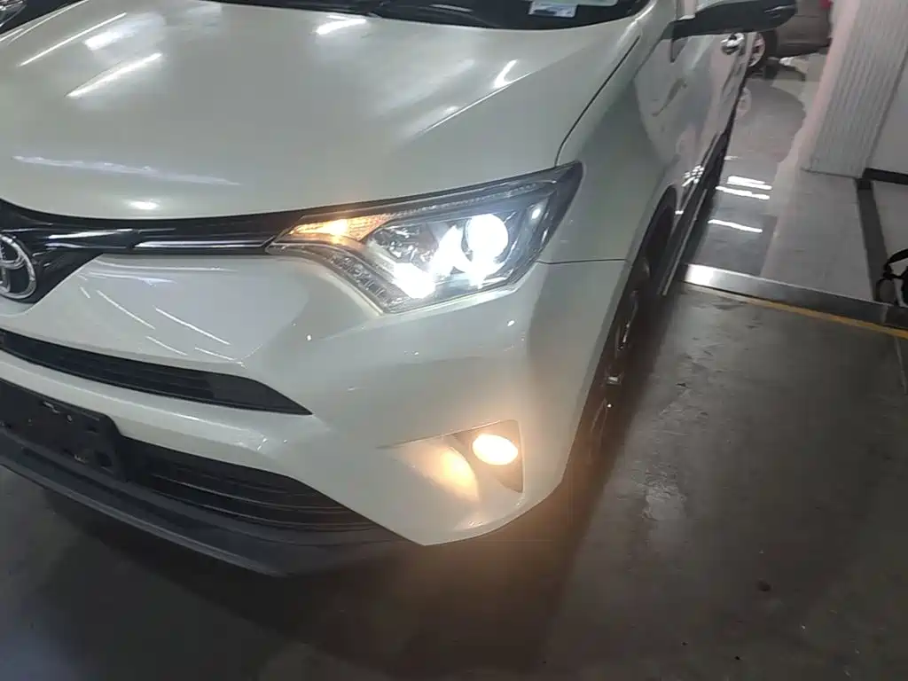 Toyota RAV4 — миниатюра 24