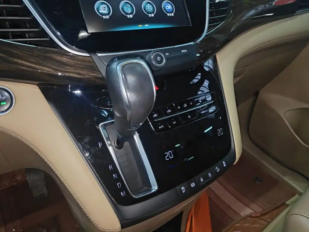 Buick GL8 — миниатюра 14