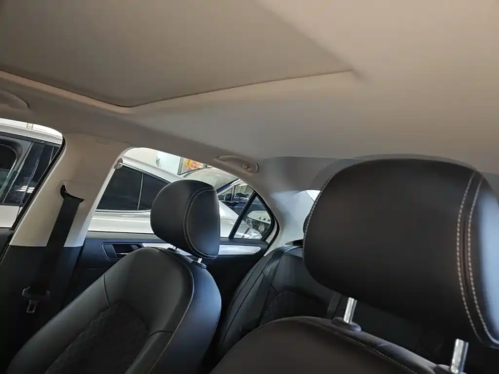 Skoda Rapid — миниатюра 18