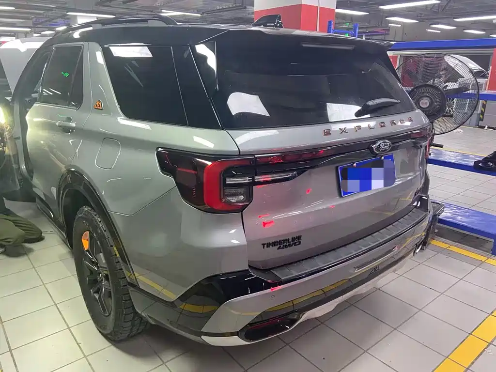 Ford Explorer — миниатюра 10