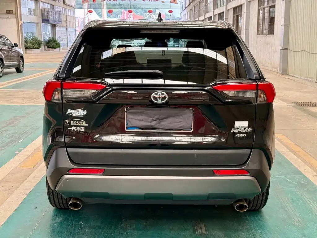 Toyota RAV4 — миниатюра 4