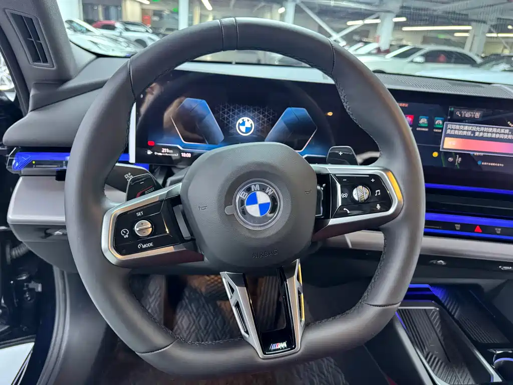 BMW 5 Series — миниатюра 9
