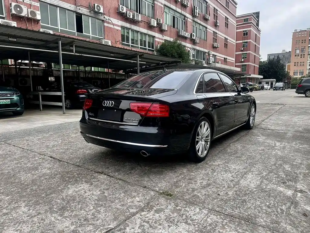 Audi A8 — миниатюра 4