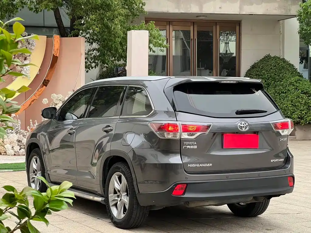 Toyota Highlander — миниатюра 6