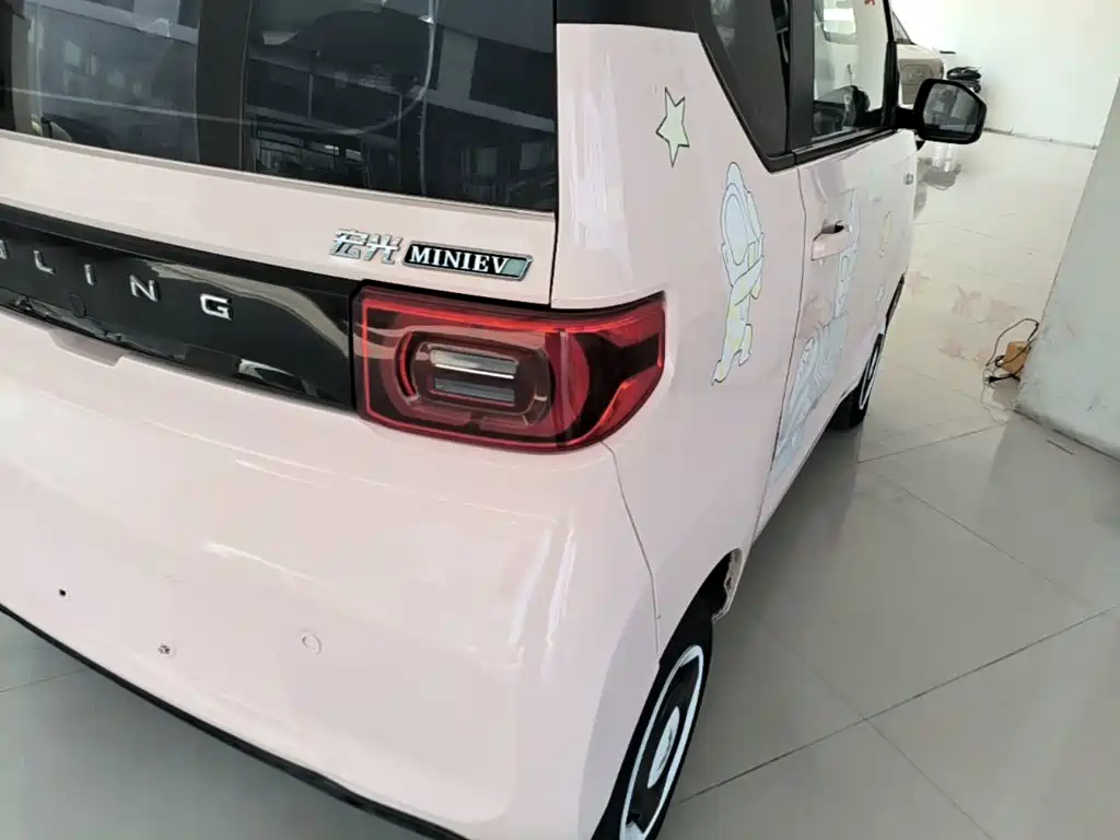 Wuling MINIEV — миниатюра 8
