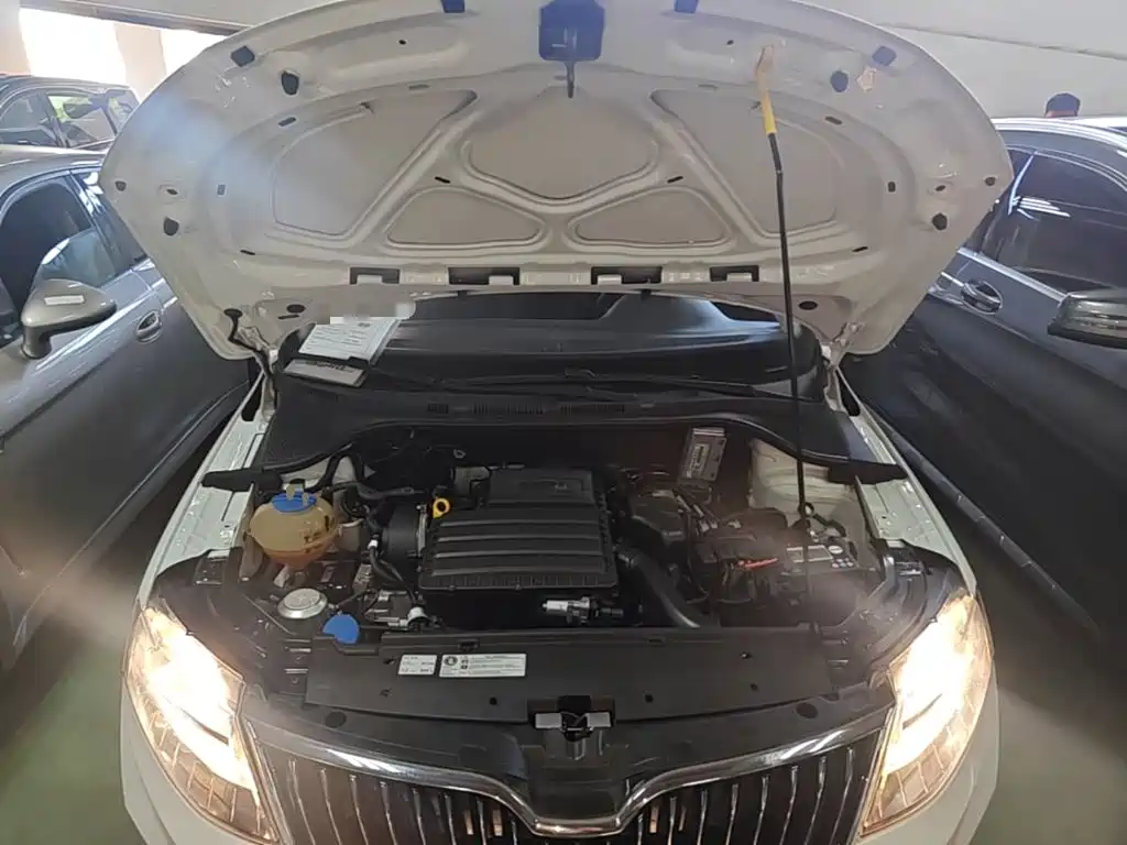 Skoda Rapid — миниатюра 20
