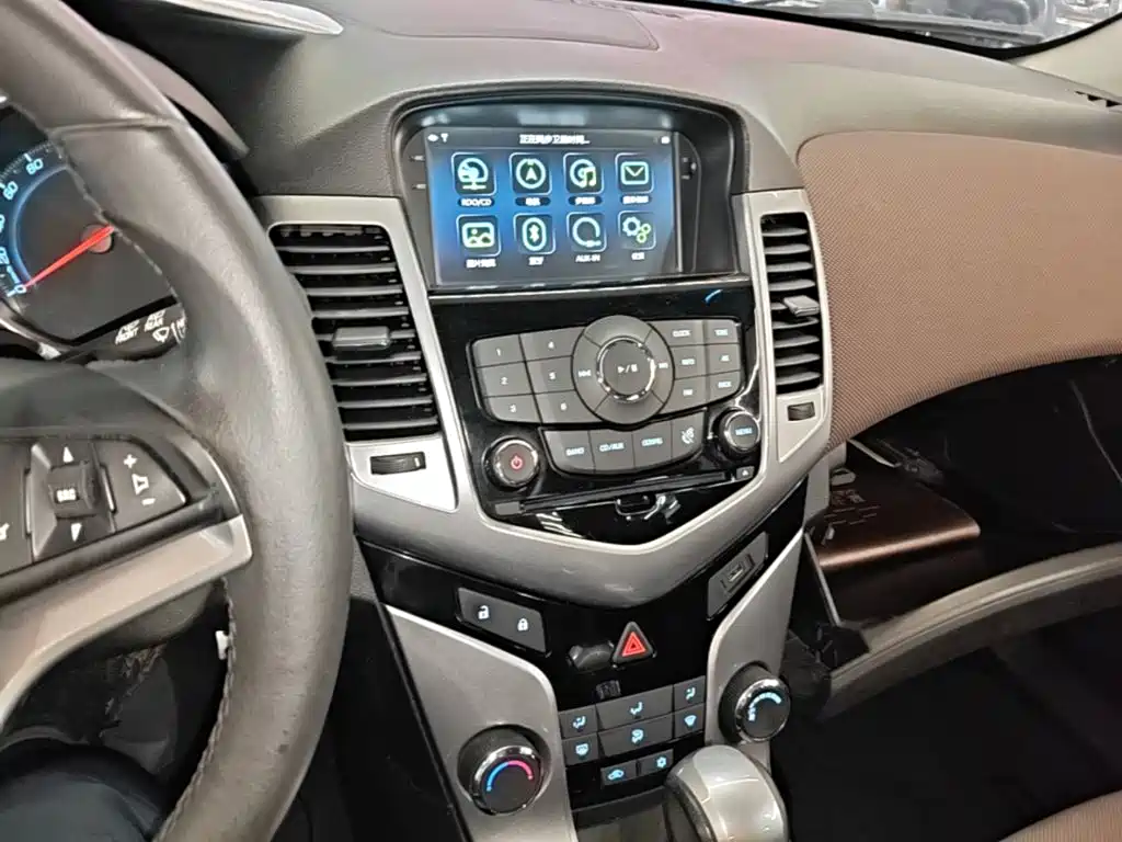 Chevrolet Cruze — миниатюра 13