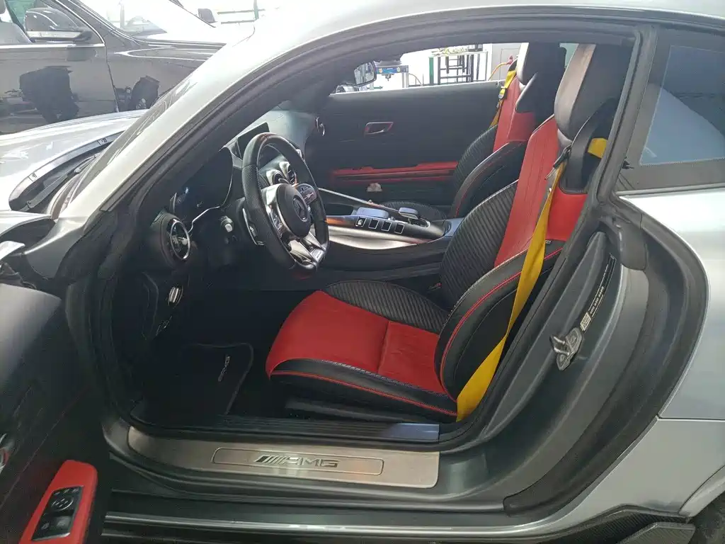 MERCEDES-BENZ AMG GT