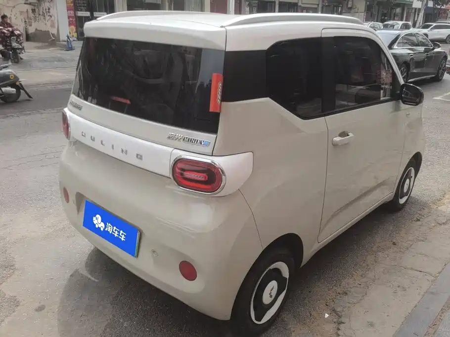 Wuling MINIEV — миниатюра 3