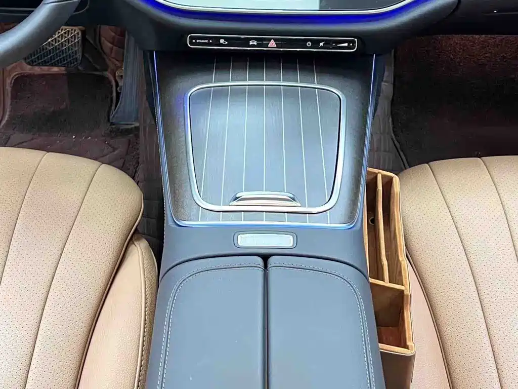 Mercedes-Benz E-Class — миниатюра 20
