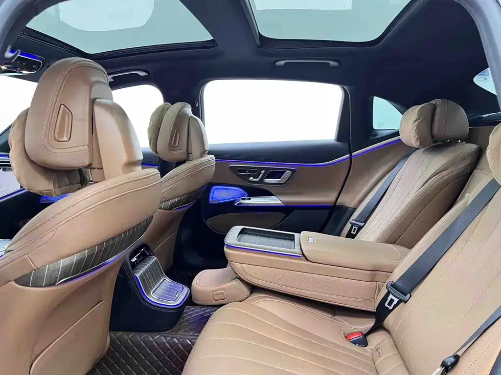 Mercedes-Benz E-Class — миниатюра 14