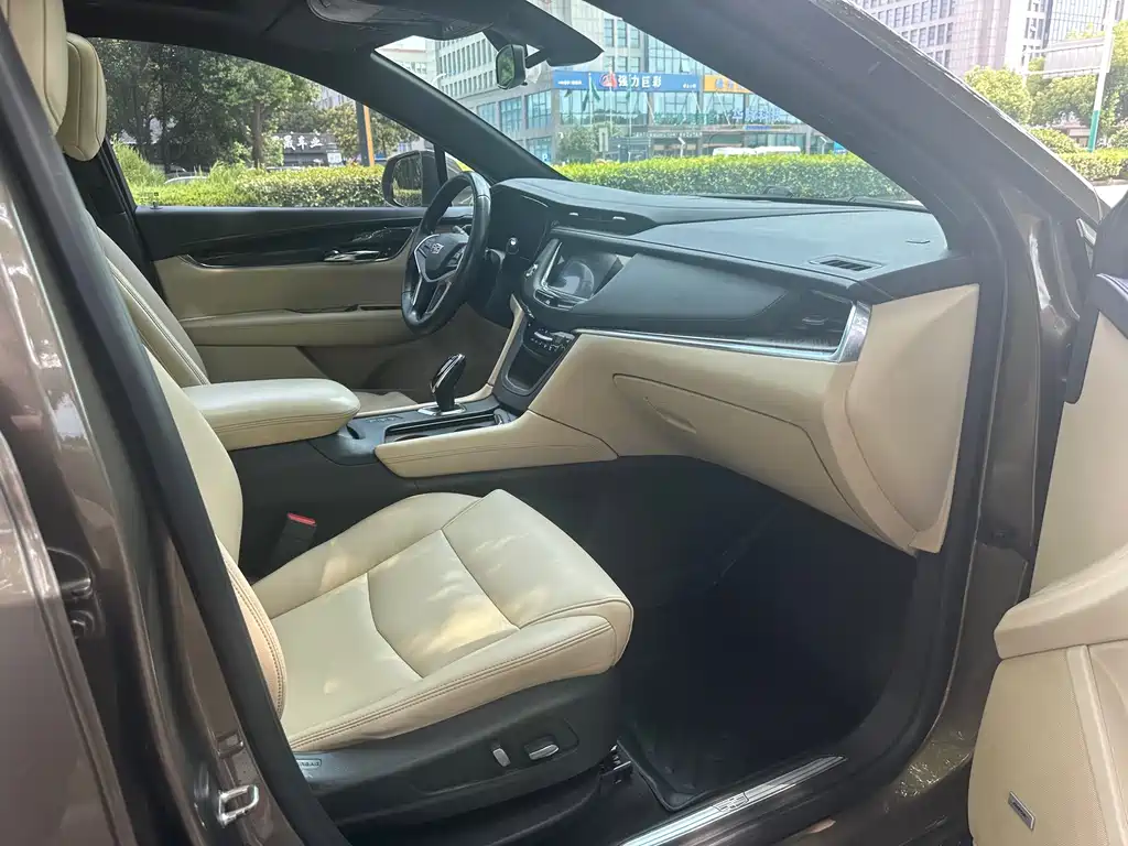 Cadillac XT5 — миниатюра 10