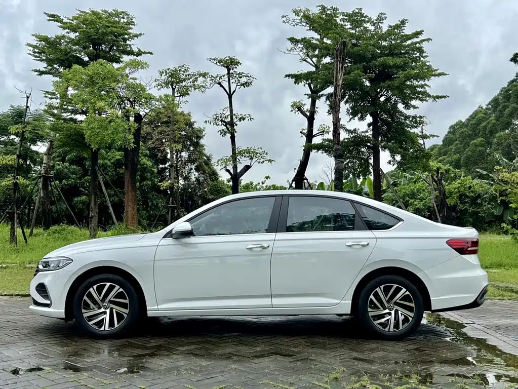 Volkswagen Lavida — миниатюра 4