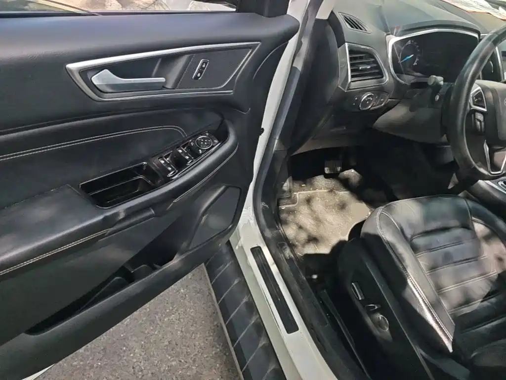 Ford Edge — миниатюра 16