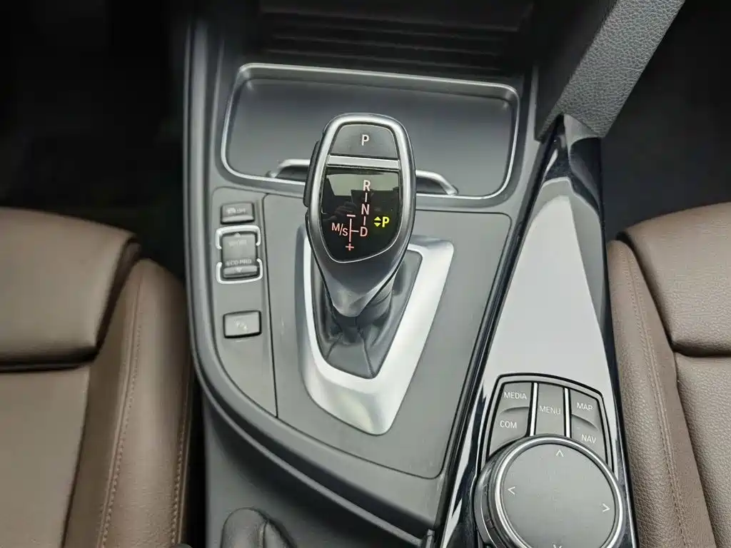 BMW 3 Series — миниатюра 13