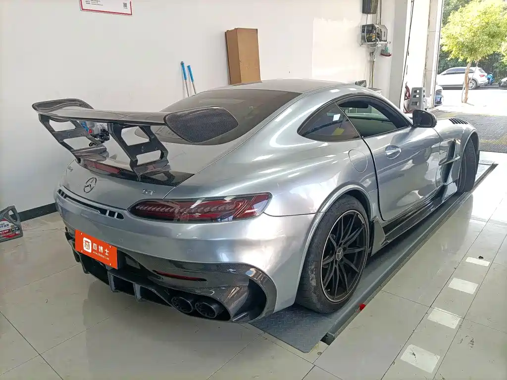 MERCEDES-BENZ AMG GT