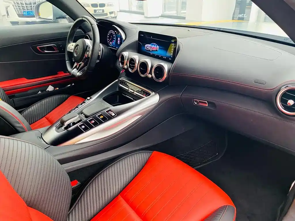 MERCEDES-BENZ AMG GT