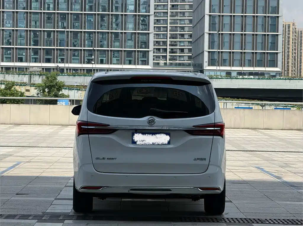 Buick GL8 — миниатюра 12