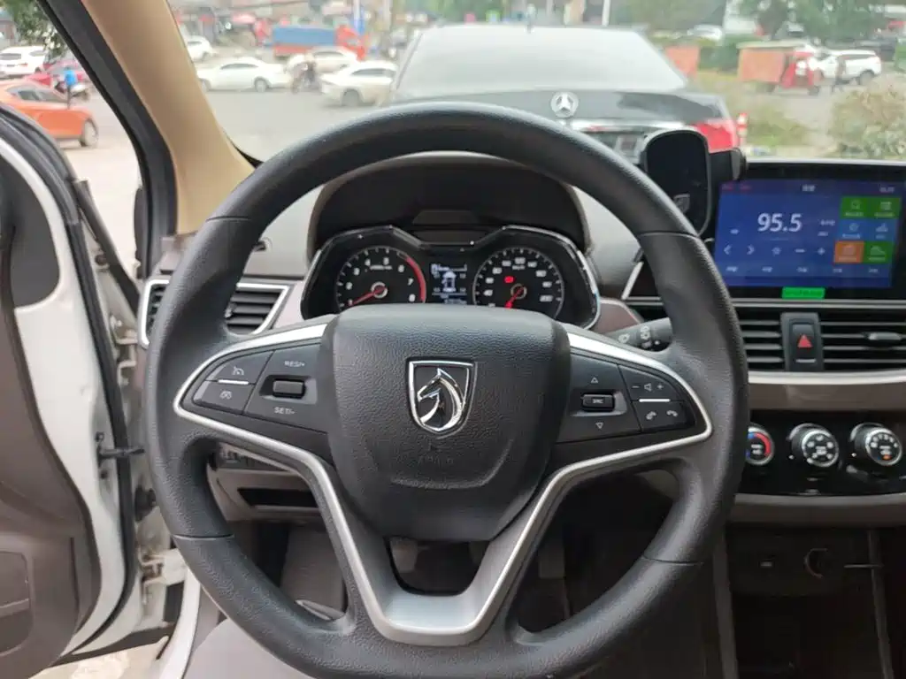 Baojun 310W — миниатюра 11