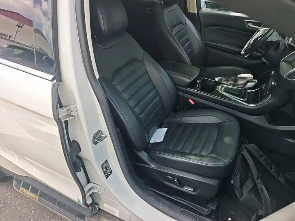 Ford Edge — миниатюра 25