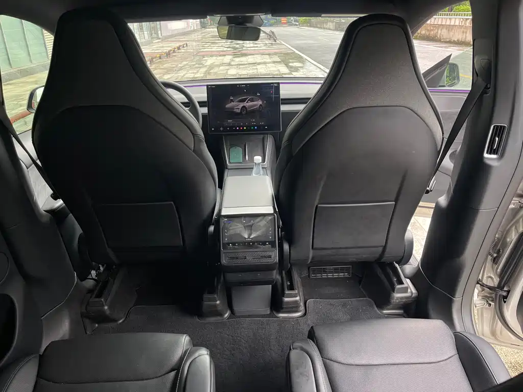 Tesla Model Y L — миниатюра 15