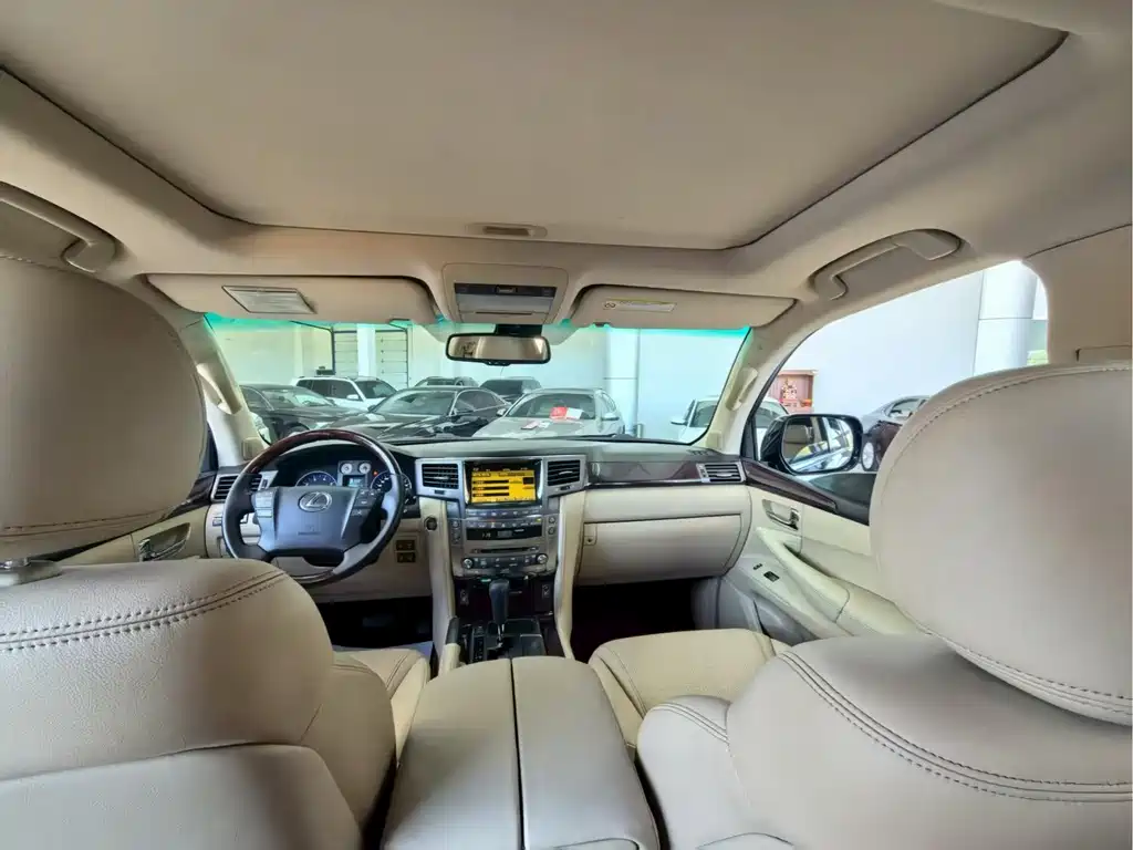 Lexus LX — миниатюра 4