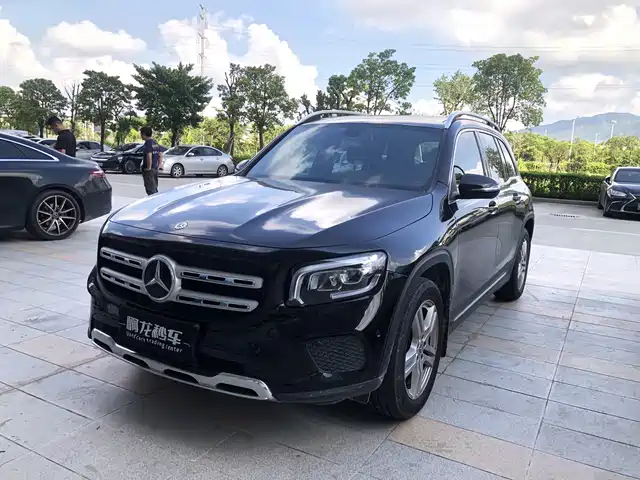 MERCEDES-BENZ GLB 2022