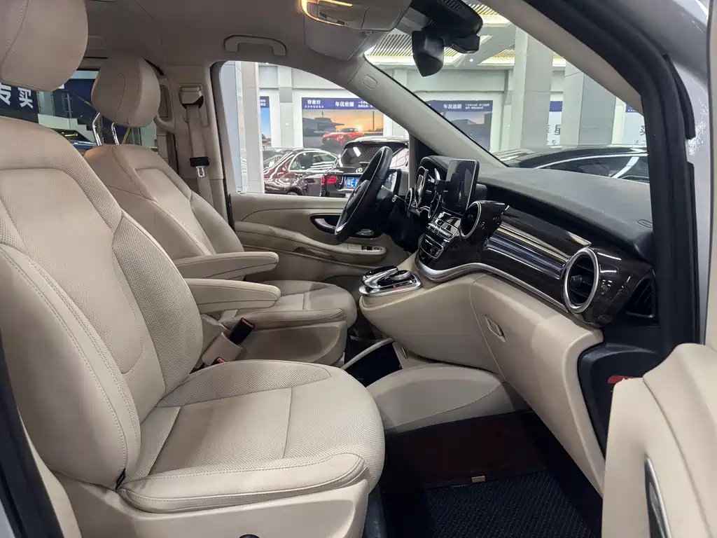 MERCEDES-BENZ V CLASS