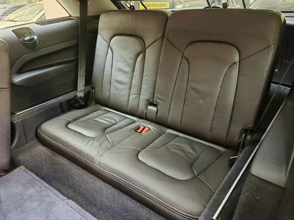 Audi Q7 — миниатюра 13