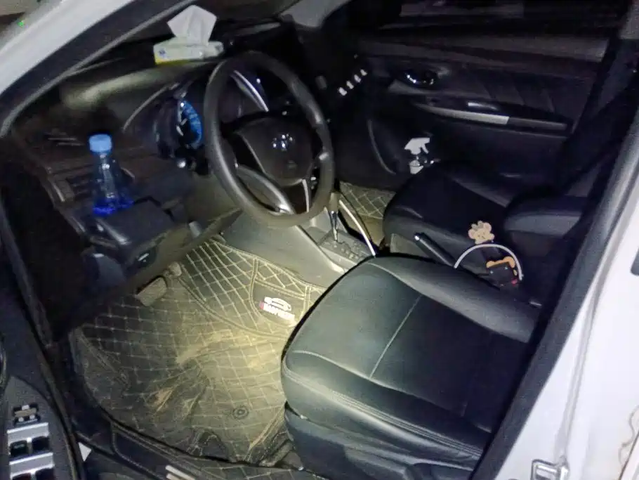 Toyota Yaris L — миниатюра 9